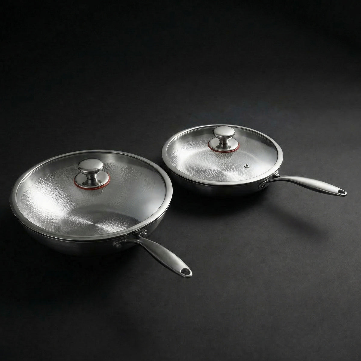Håndhamret wok- og stekepannesett i titan (26 cm) med redskaper